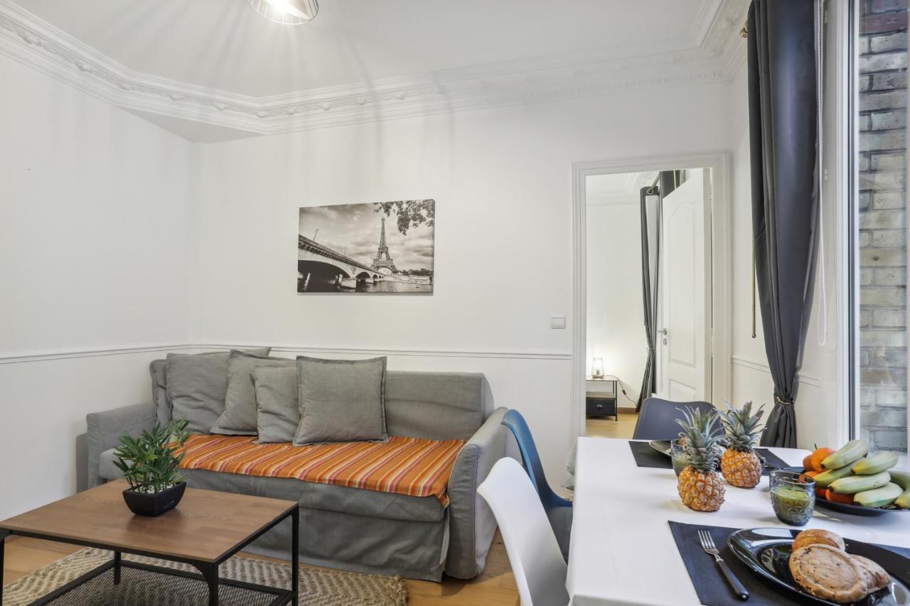 Superbe 2 Pieces Au Coeur Du Xvieme Bed and Breakfast Paris Exteriör bild