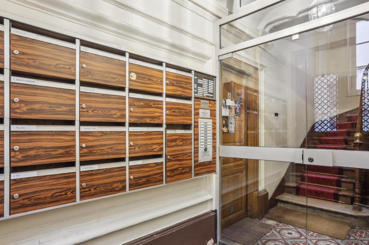 Superbe 2 Pieces Au Coeur Du Xvieme Bed and Breakfast Paris Exteriör bild